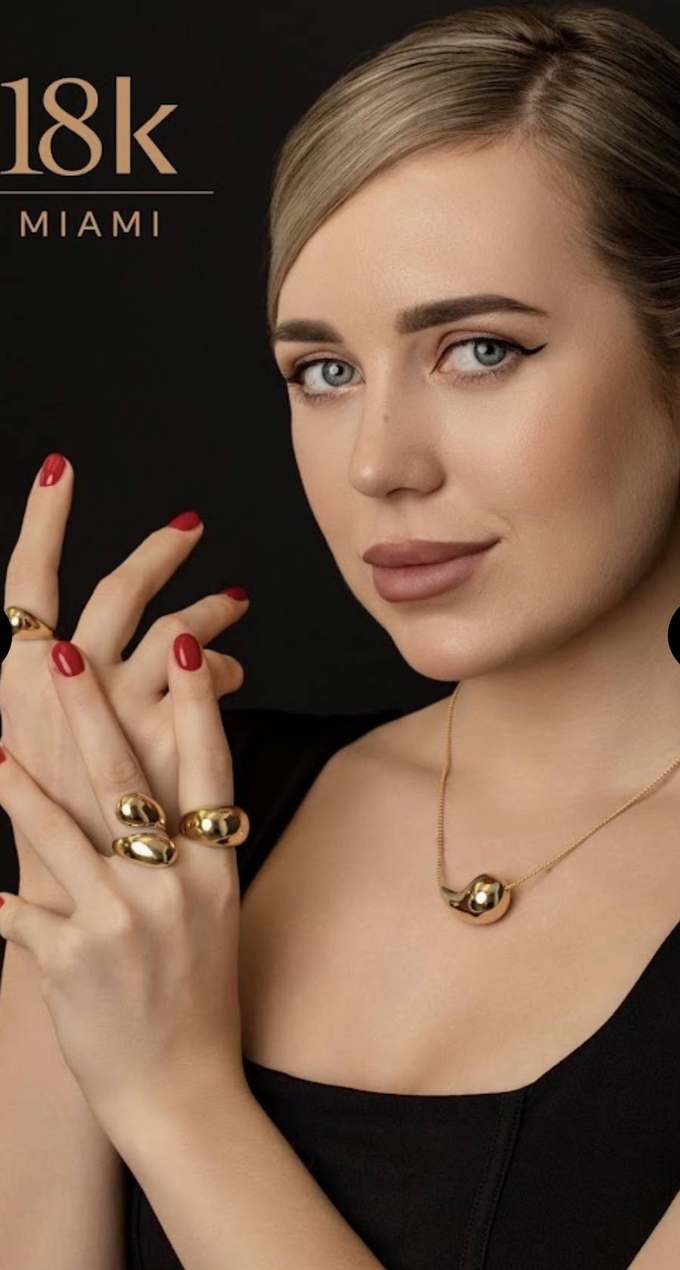 18k Miami gold rings and pendant