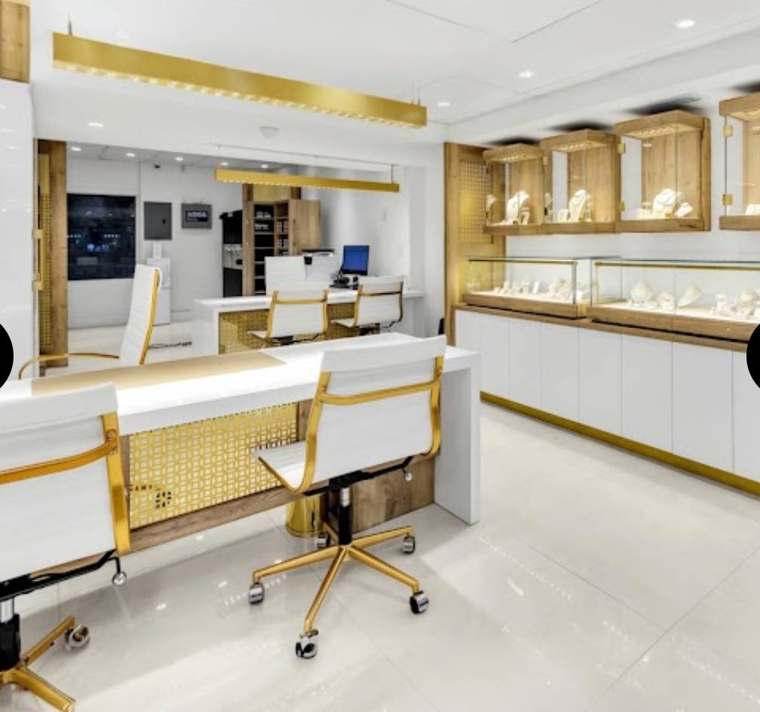 Inside 18k Miami